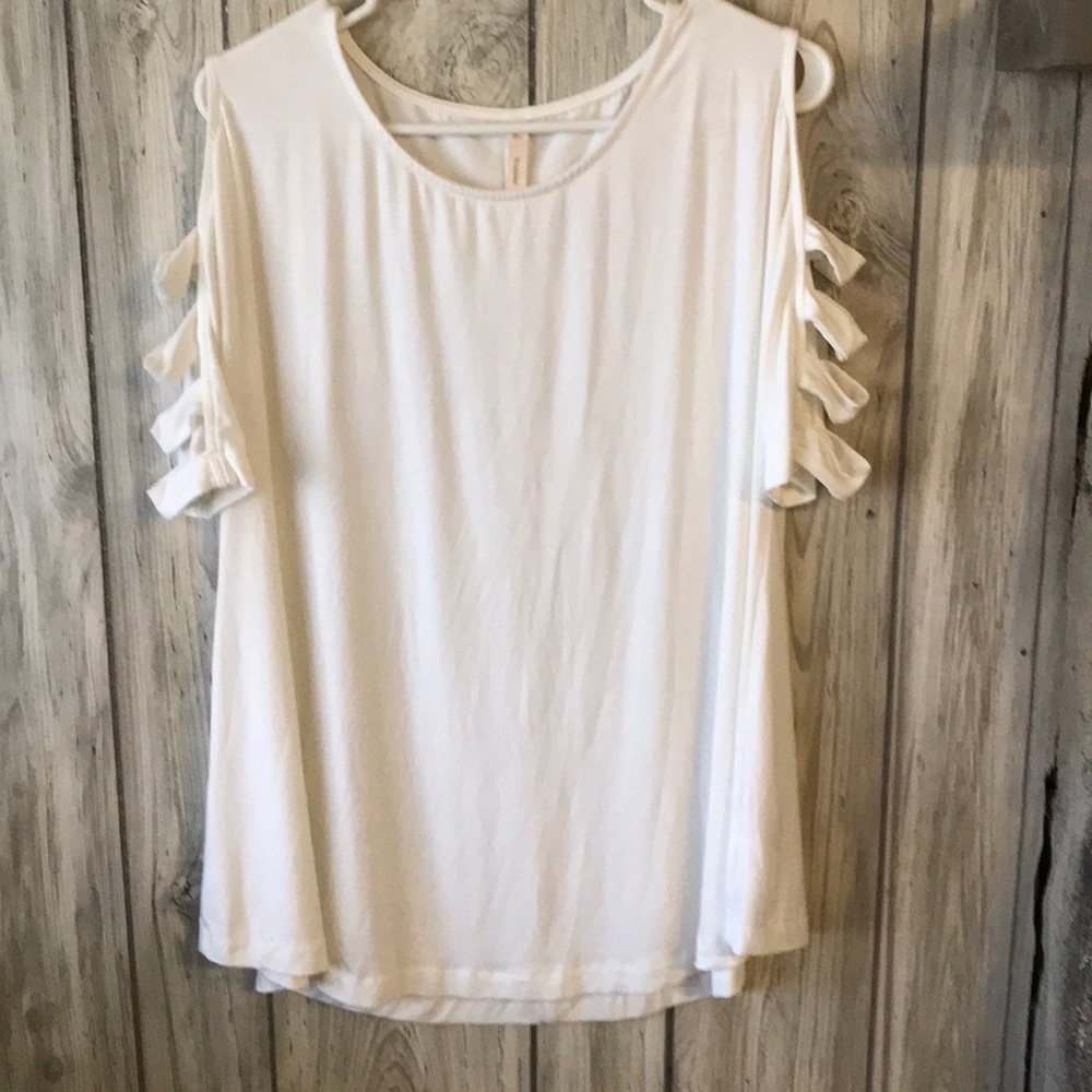 WISHLIST white top. M/L